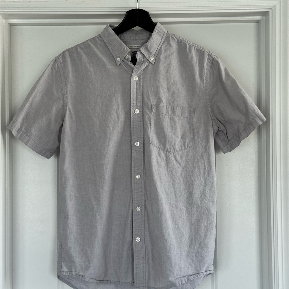 Old Navy Men's Light Gray Casual Button-Down Shirt